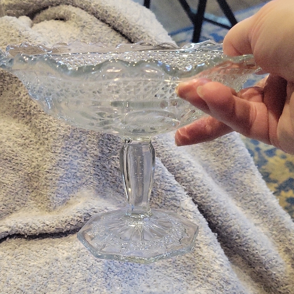 5 For 25.00/Elegant Clear Pressed Glass Pedestal Bowl/Vintage